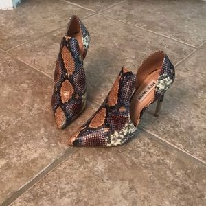 High heel partial bootie